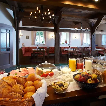Hage Bed & Breakfast 3*